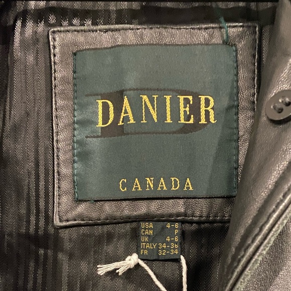 Danier leather jacket - Picture 7 of 7